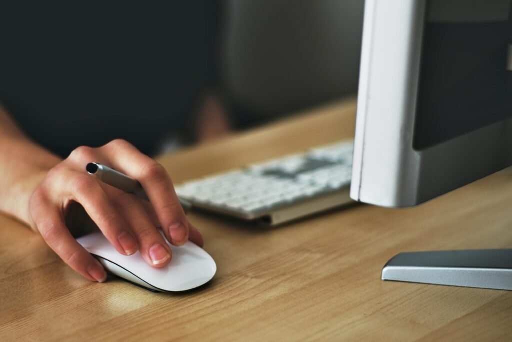 accountant reading accounting career canada on IPG workforce solutions
